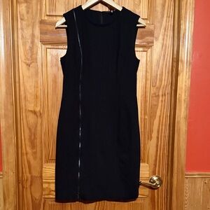 Elie Tahari black sleeveless sheath cocktail dress with a front zipper detail
